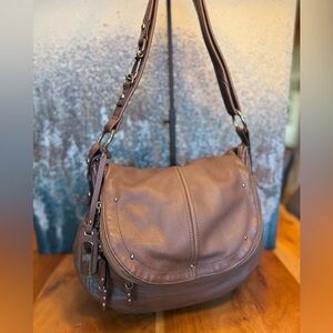 B. Makowsky Leather Flap Messenger – The Ultimate Slouchy Aesthetic